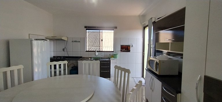Casa c/ 2 suítes - 650m praia e prox - BetoCarrero