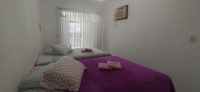 Casa Verde- MAR-A/c+650m Praia+WIFI+Suíte 2º andar