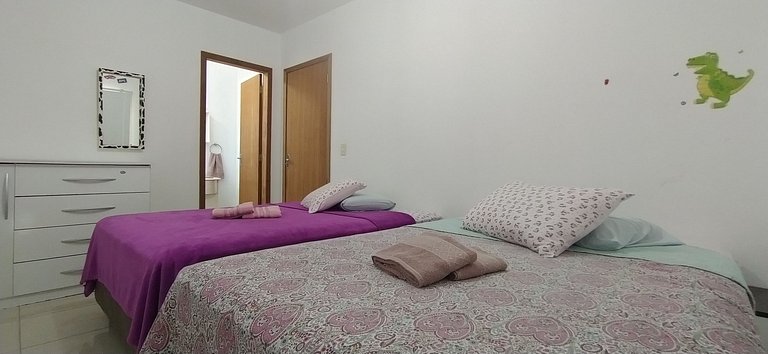 Casa Verde- MAR-A/c+650m Praia+WIFI+Suíte 2º andar