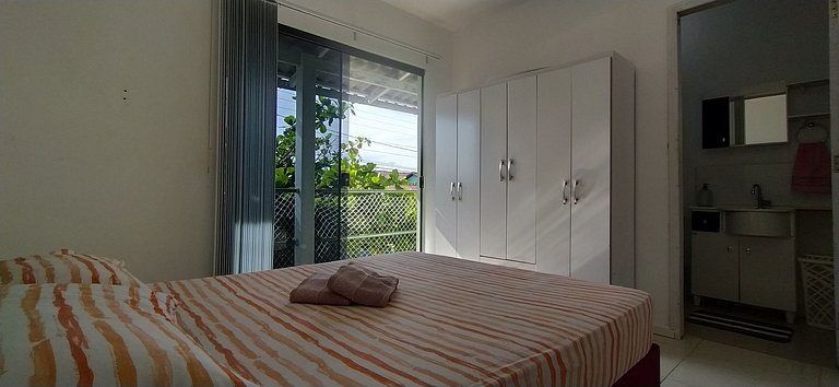 Casa Verde- MAR-A/c+650m Praia+WIFI+Suíte 2º andar