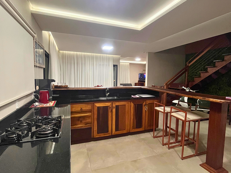 Pedaço do paraíso/Casa da colina/Praias & Trilhas