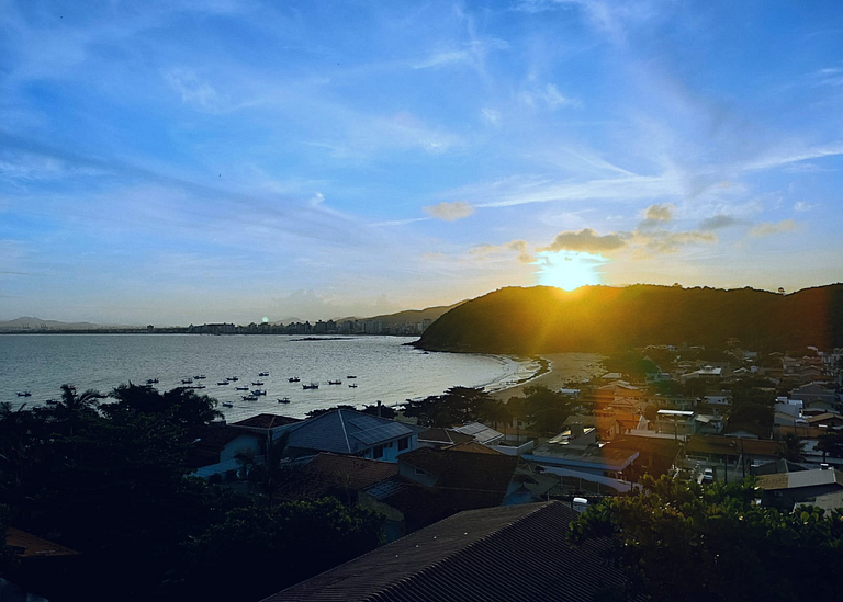 Pedaço do paraíso/Casa da colina/Praias & Trilhas