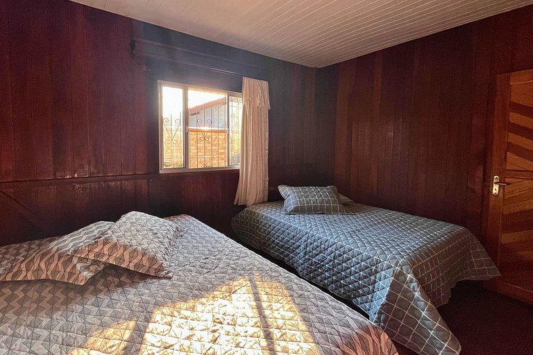 Casa 3 Quartos | 8 Pessoas | Praia + Parque + WIFI