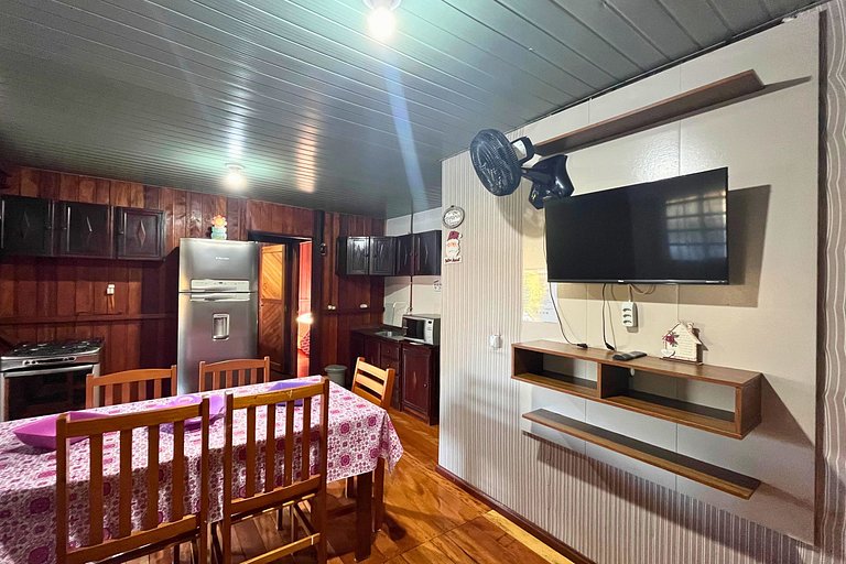 Casa 3 Quartos | 8 Pessoas | Praia + Parque + WIFI