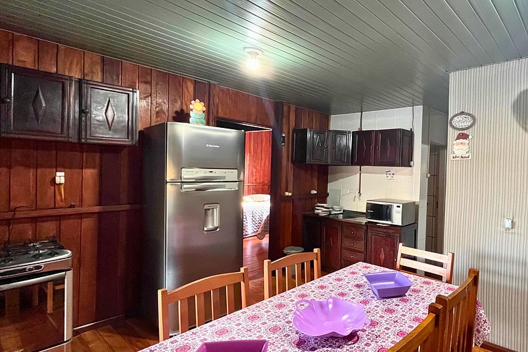 Casa 3 Quartos | 8 Pessoas | Praia + Parque + WIFI