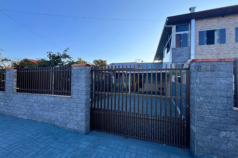 Casa 3 Quartos | 8 Pessoas | Praia + Parque + WIFI