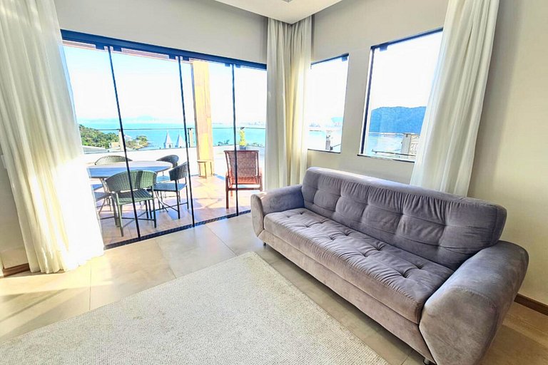 Pedaço do paraíso/Casa da colina/Praias & Trilhas