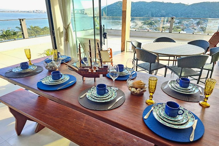 Pedaço do paraíso/Casa da colina/Praias & Trilhas