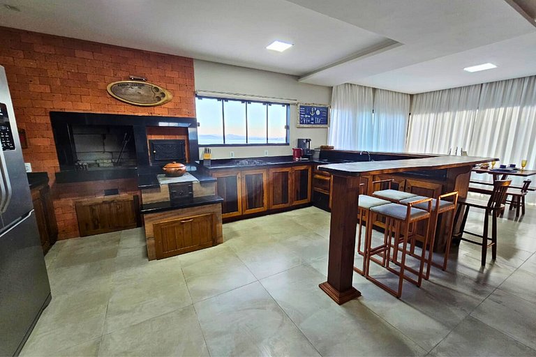 Pedaço do paraíso/Casa da colina/Praias & Trilhas