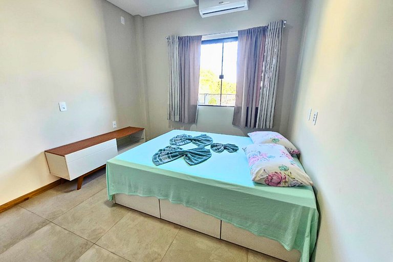 Pedaço do paraíso/Casa da colina/Praias & Trilhas