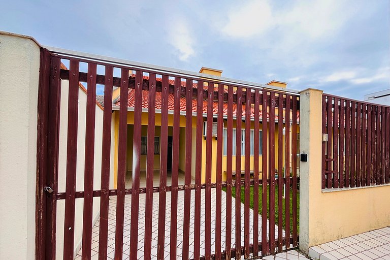 Casa de Praia 5 qtos (Suíte Térrea)WiFi+200m Praia