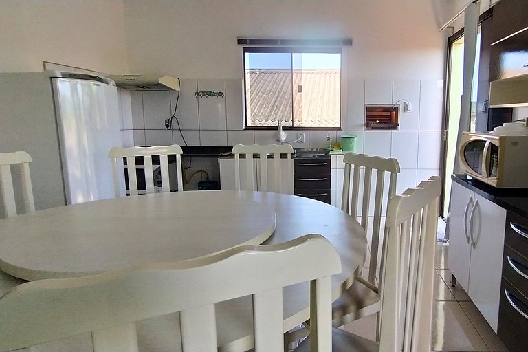 Casa c/ 2 suítes - 650m praia e prox - BetoCarrero