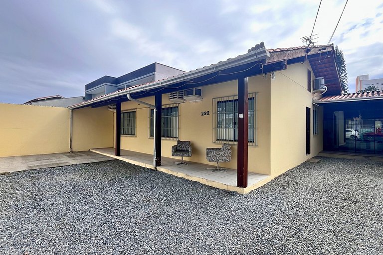 Casa 230m Praia | 4 Quartos | Ar+Wi-Fi |12pessoas|