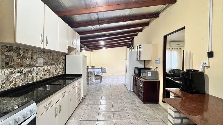 Casa 230m Praia | 4 Quartos | Ar+Wi-Fi |12pessoas|